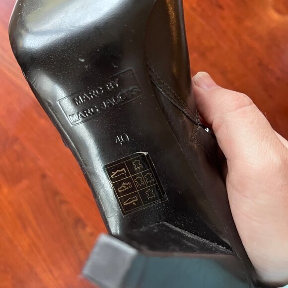 Mark by Marc Jacobs Black Leather ruffle Heeled Bootie- Size 40 (US 9) - Picture 7 of 9